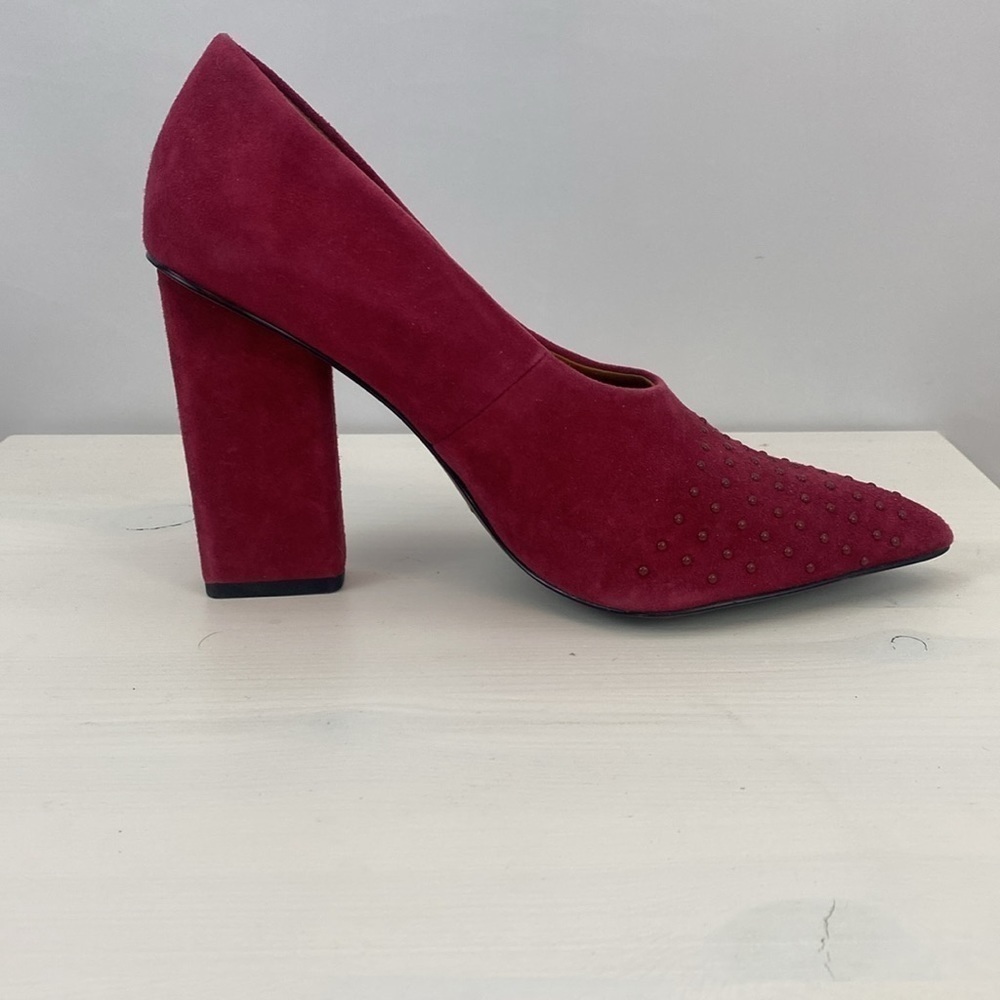 NWOT Halston Raspberry Suede Laurel Heels with Pointed Toe - Picture 3 of 11